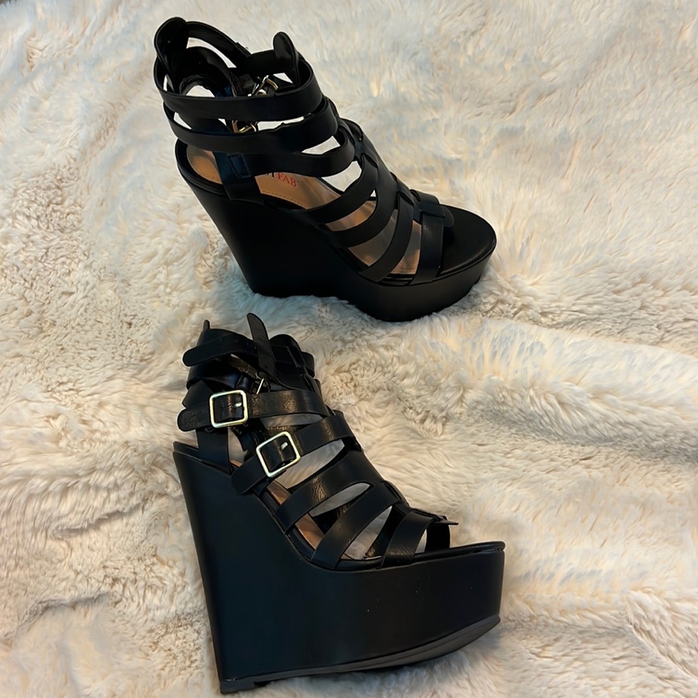 Brand new never worn, black wedges